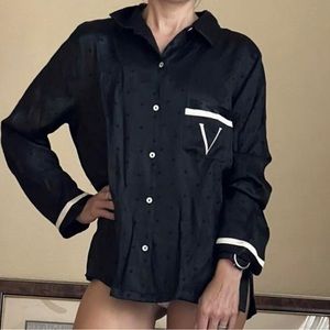 🖤Victoria’s Secret black pajama top🖤